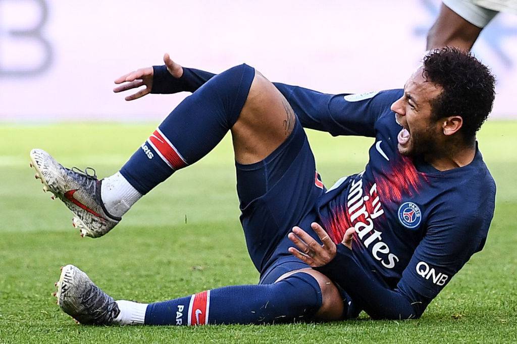 Neymar è finito nel mirino dei tifosi dopo il mancato addio