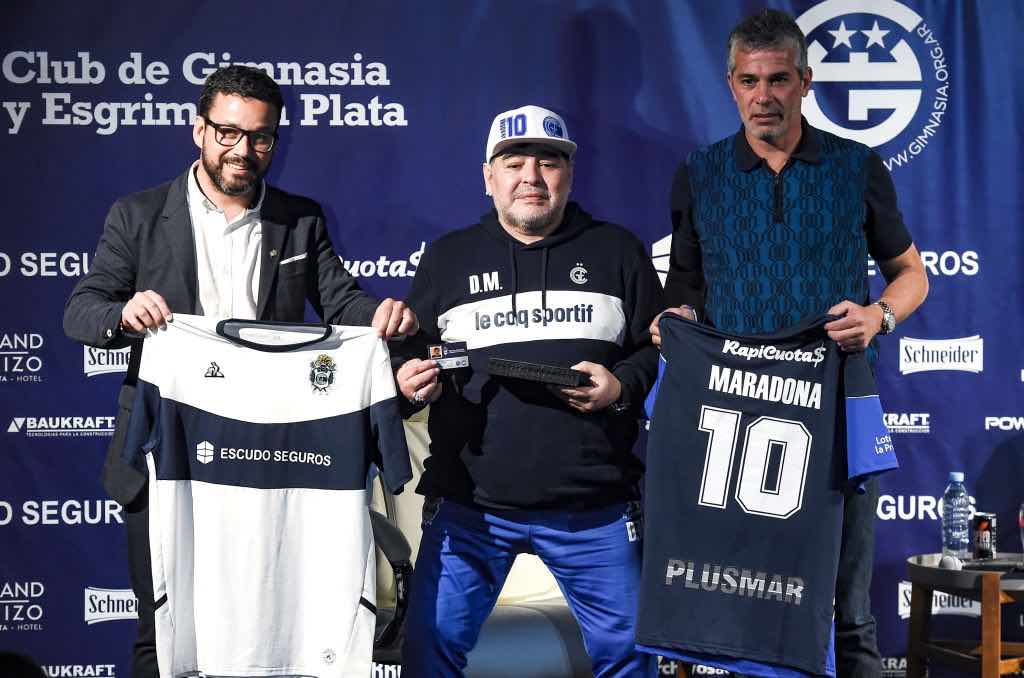 Maradona si presenta al Gimnasia