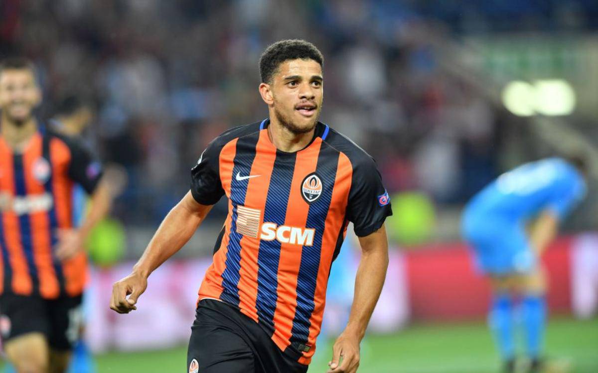 Taison aspetta il Milan