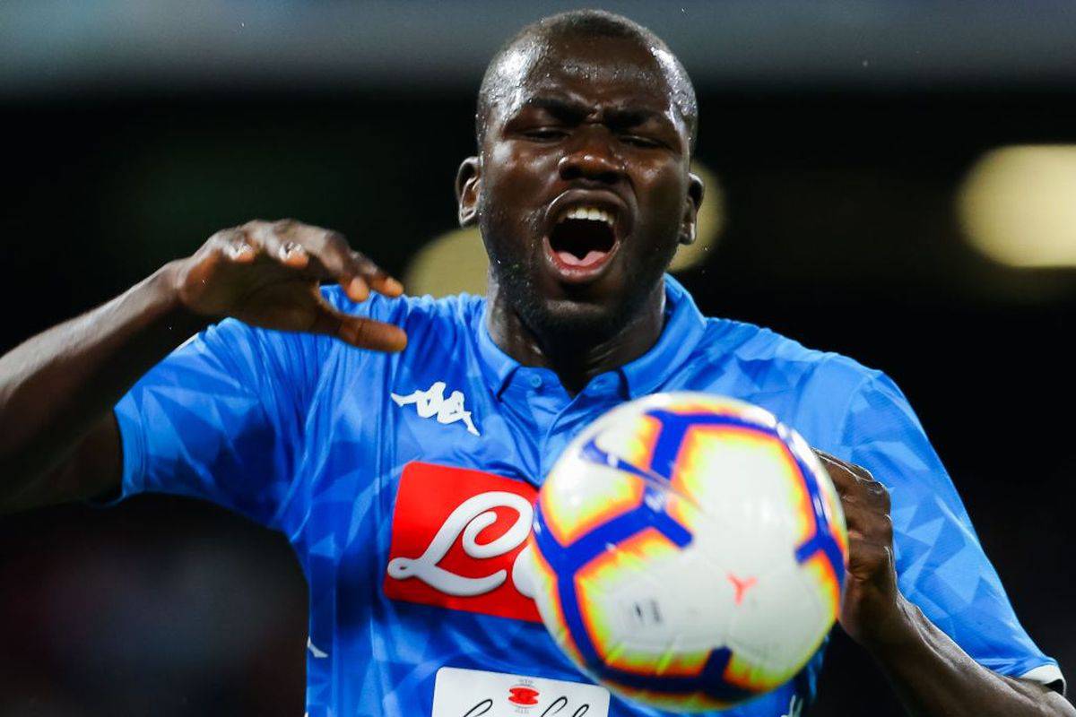 Crisi Napoli, Koulibaly nel mirino dei tifosi: "Impegnati o vattene"