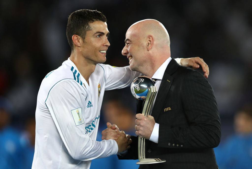 Cristiano Ronaldo con Gianni Infantino