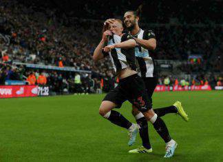 Premier League: il debuttante Longstaff fa volare il Newcastle, Manchester United ko