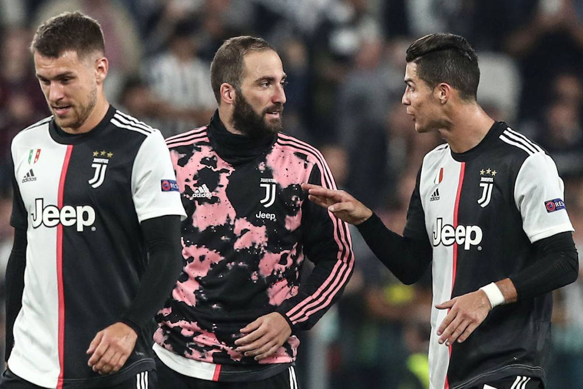 Higuain e la fuga dalla quarantena: cosa rischia l’attaccante della Juve