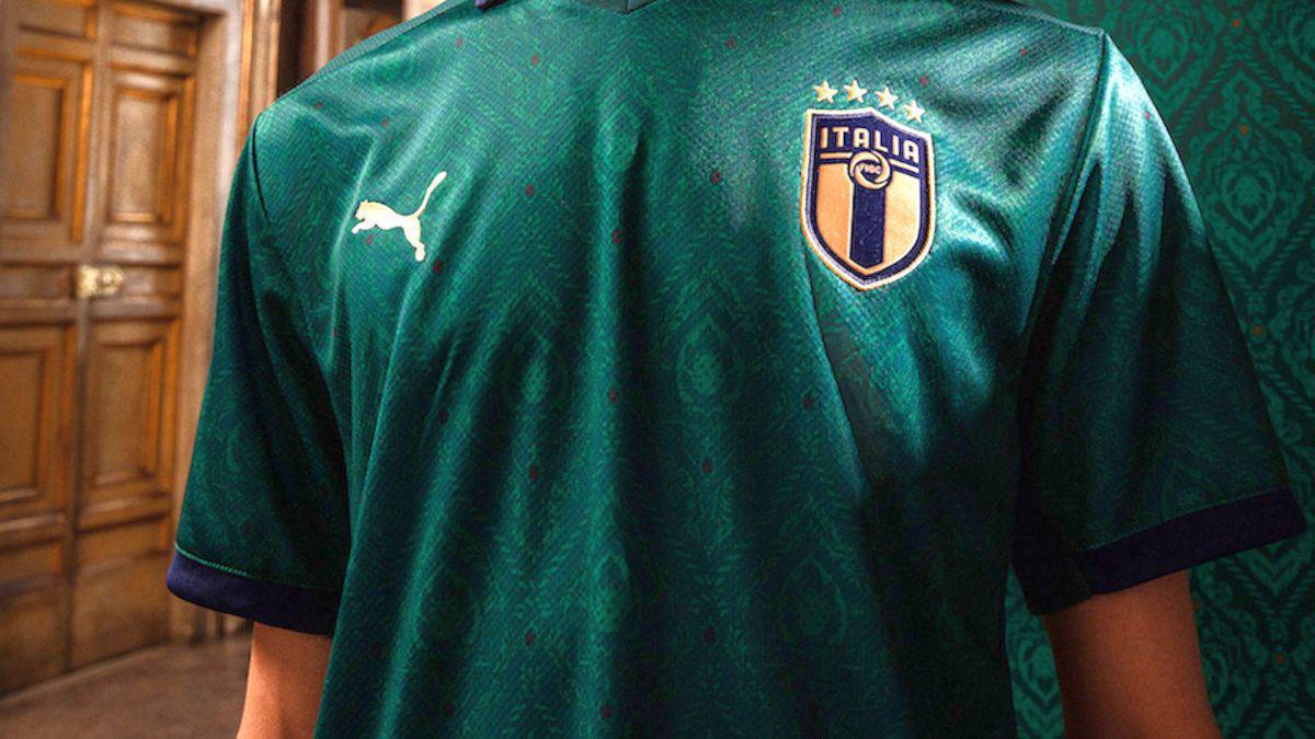 La nuova maglia verde dell'Italia