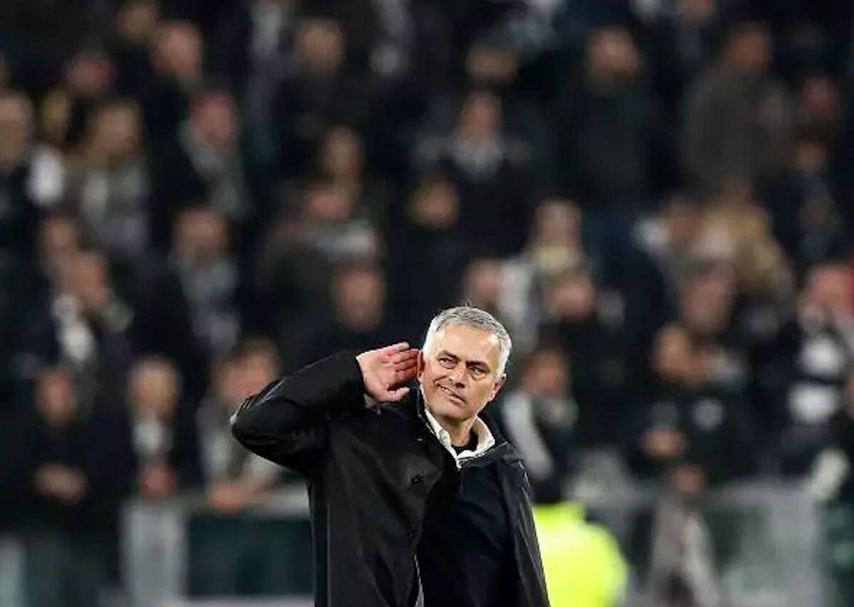 Mourinho oggi è un anno dal gesto che offese il popolo della Juventus a Torino