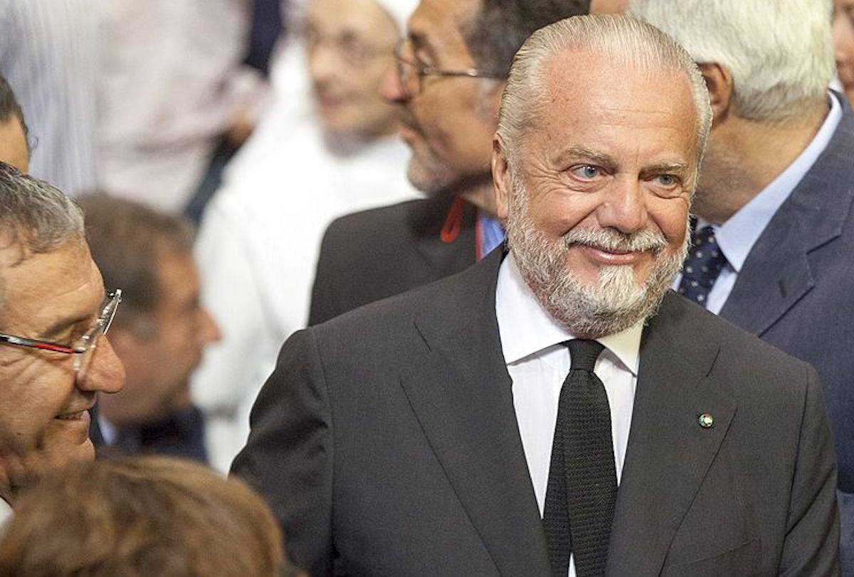 Napoli, De Laurentiis prepara la rivoluzione: via i ribelli. La situazione