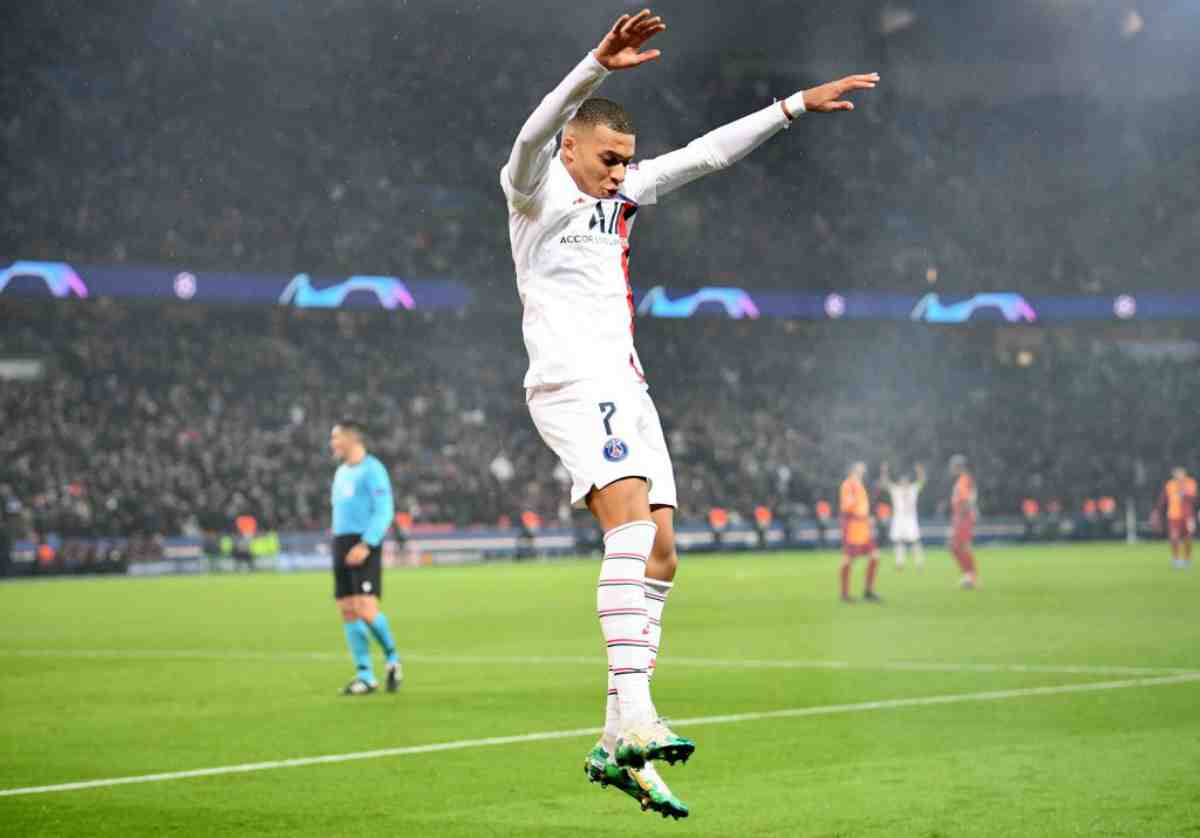 Mbappé, il bomber da 100 gol: più decisivo di Messi, più precoce di Cristiano Ronaldo