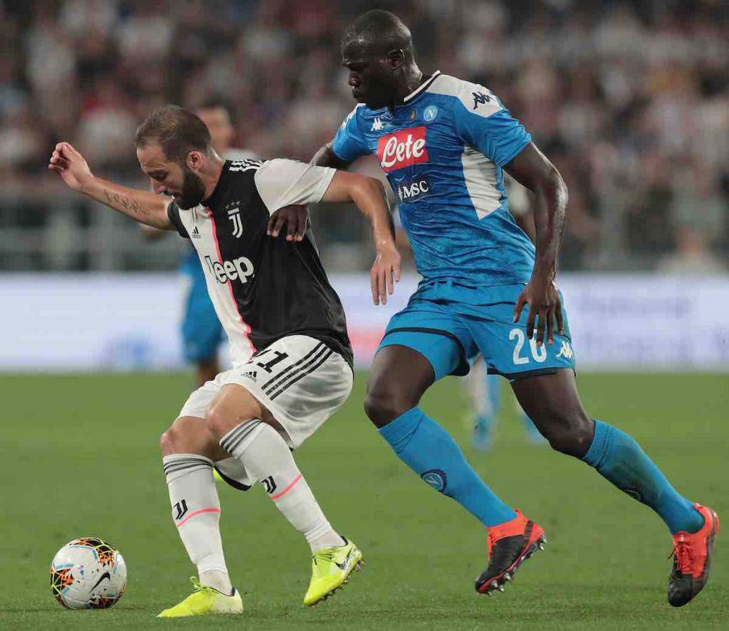 Napoli-Juventus, scambio fra due difensori 