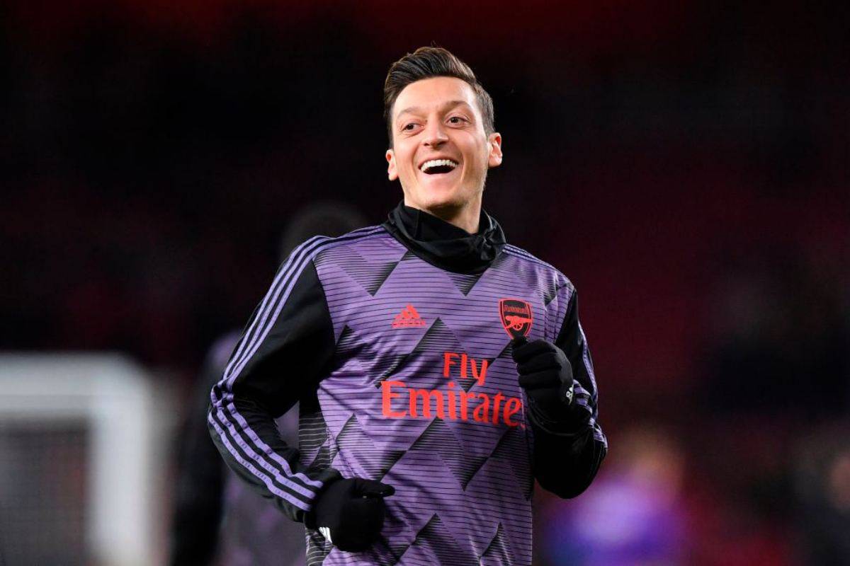 Ozil copre il costo delle operazioni per salvare i bambini