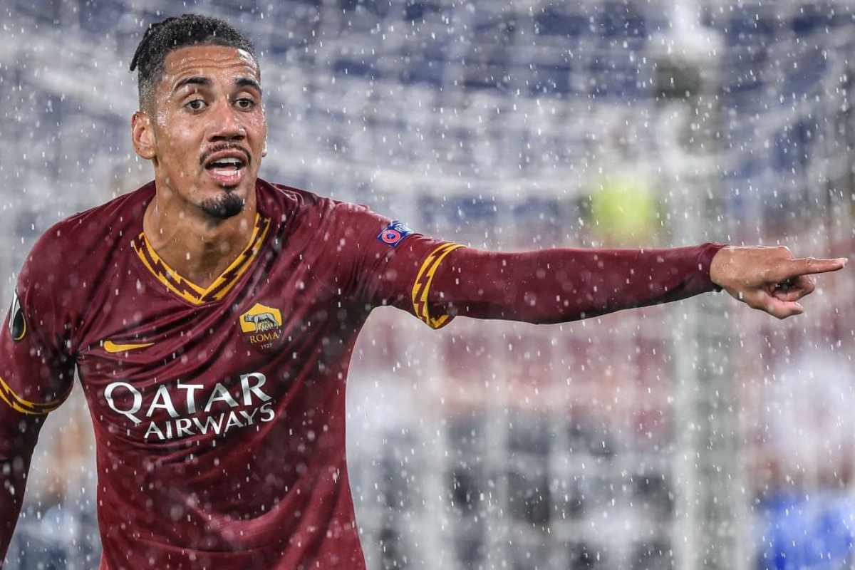 Smalling infortunato. Preoccupazione per la Roma 