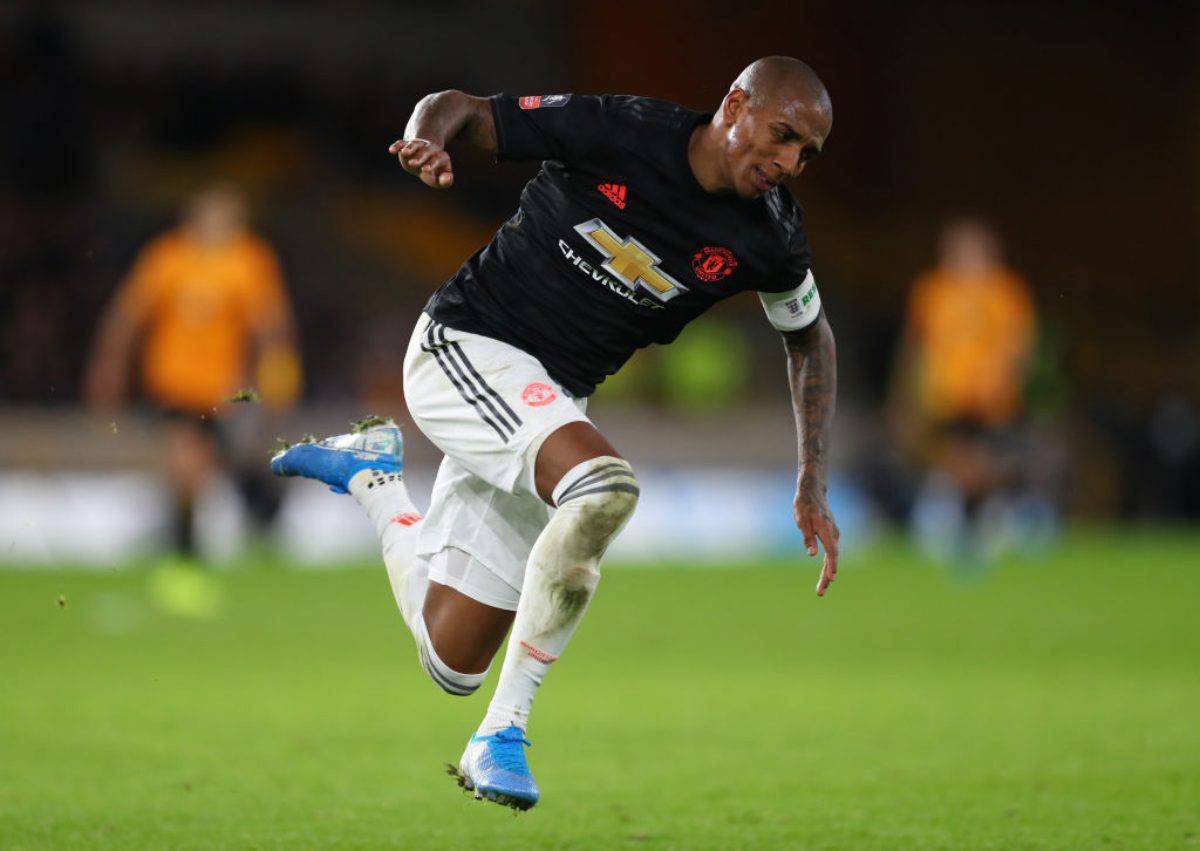 Ashley Young all'Inter. si mette in mezzo Solskjaer 