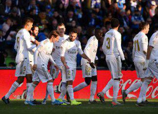 Liga: il Real Madrid vince il derby con il Getafe, decide Varane