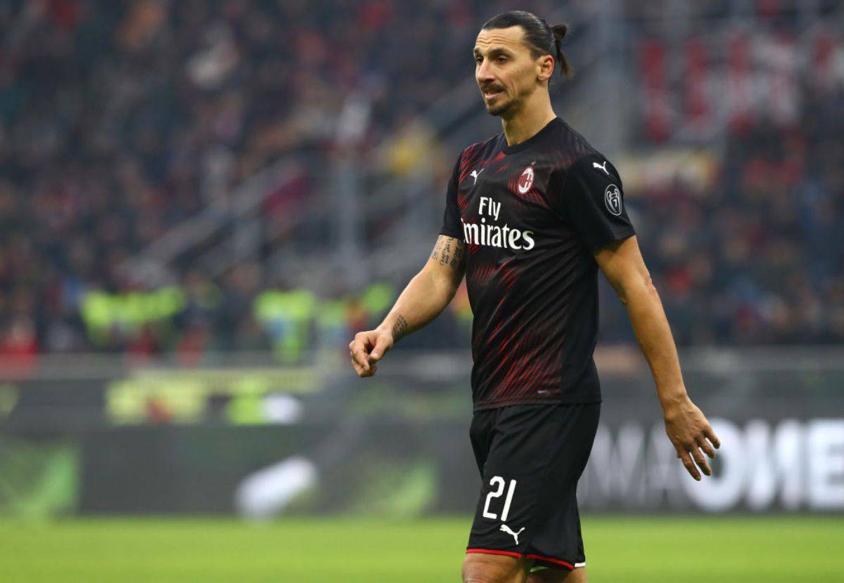 Ibrahimovic, che gol in Cagliari-Milan | Video