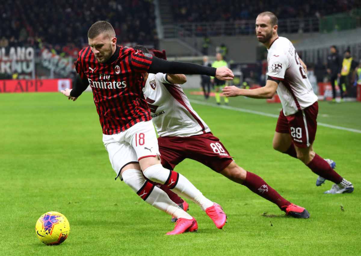 Coppa Italia, Milan-Torino: Calhanoglu e Ibra decisivi, in semifinale c'è la Juve