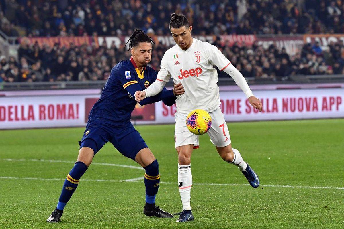 Cristiano Ronaldo-Smalling: il portoghese beffa il romanista. Esaltazione social | VIDEO