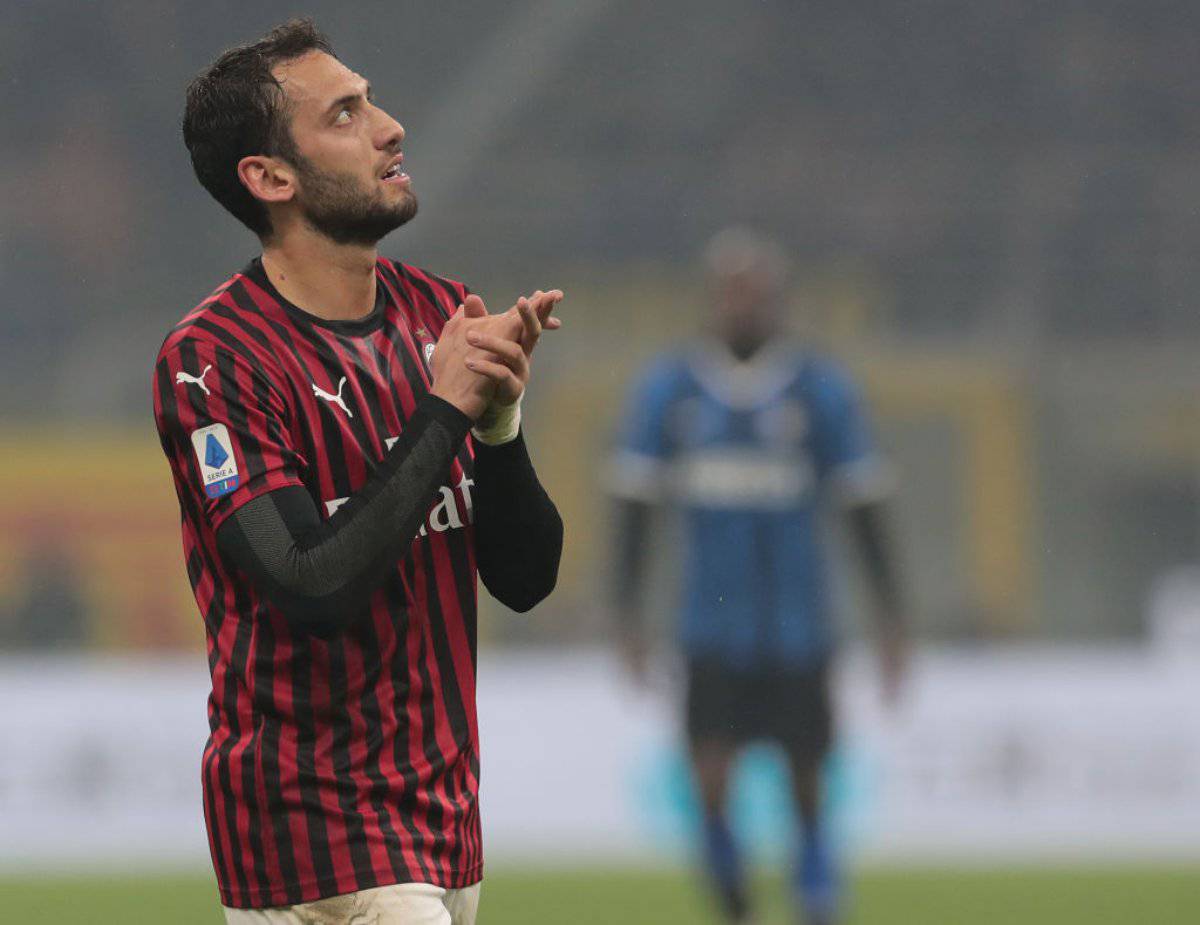 Milan, Calhanoglu non convocato per il Torino: il motivo della sua assenza