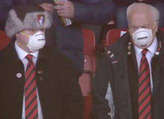 Coronavirus, è psicosi: i dirigenti del Bournemouth in tribuna con le mascherine | VIDEO