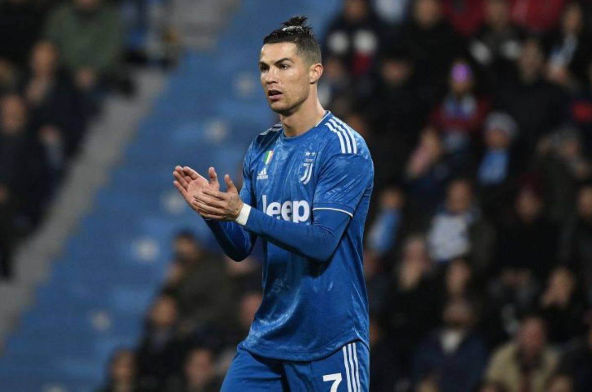 Cristiano Ronaldo, record come Batistuta che lo punge sui social