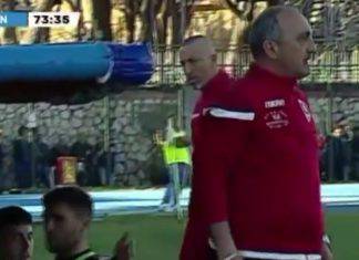 Serie D, l'allenatore del Grosseto schiaffeggia un suo giocatore: espulso - VIDEO