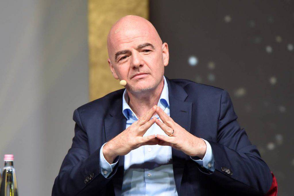 Infantino istituisce un fondo salva-stipendi nel calcio