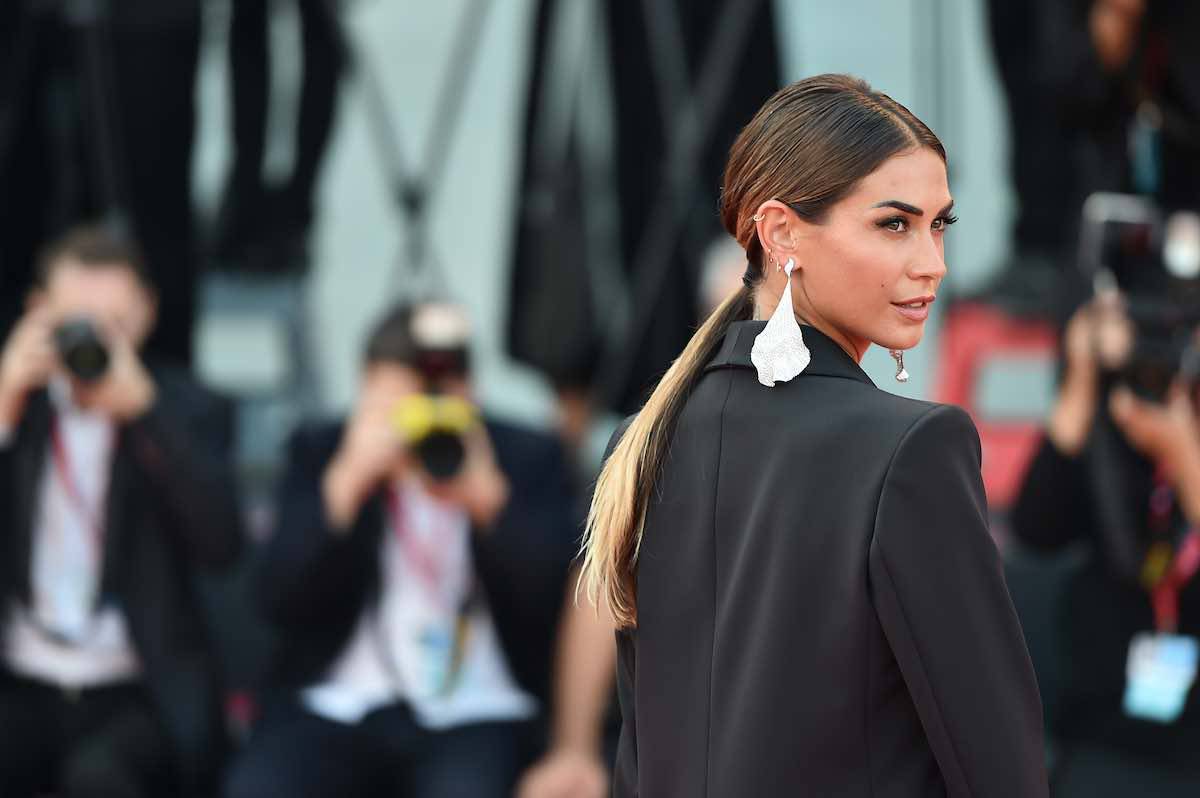 Melissa Satta pronta all'allenamento: sguardi e pose maliziose - Foto