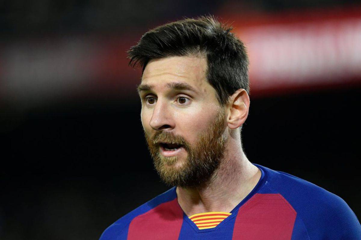 Messi, atterraggio d'emergenza a Bruxelles: cosa è accaduto