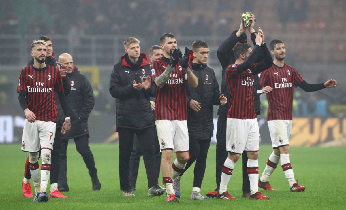 Scaroni: "La vocazione del Milan è giocare a calcio: pronti a ripartire"
