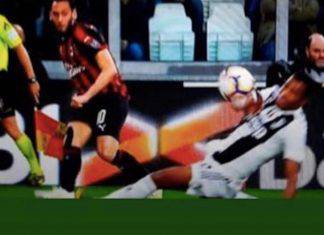 Milan-Juventus, Calhanoglu polemico: ricorda il mani di Alex Sandro