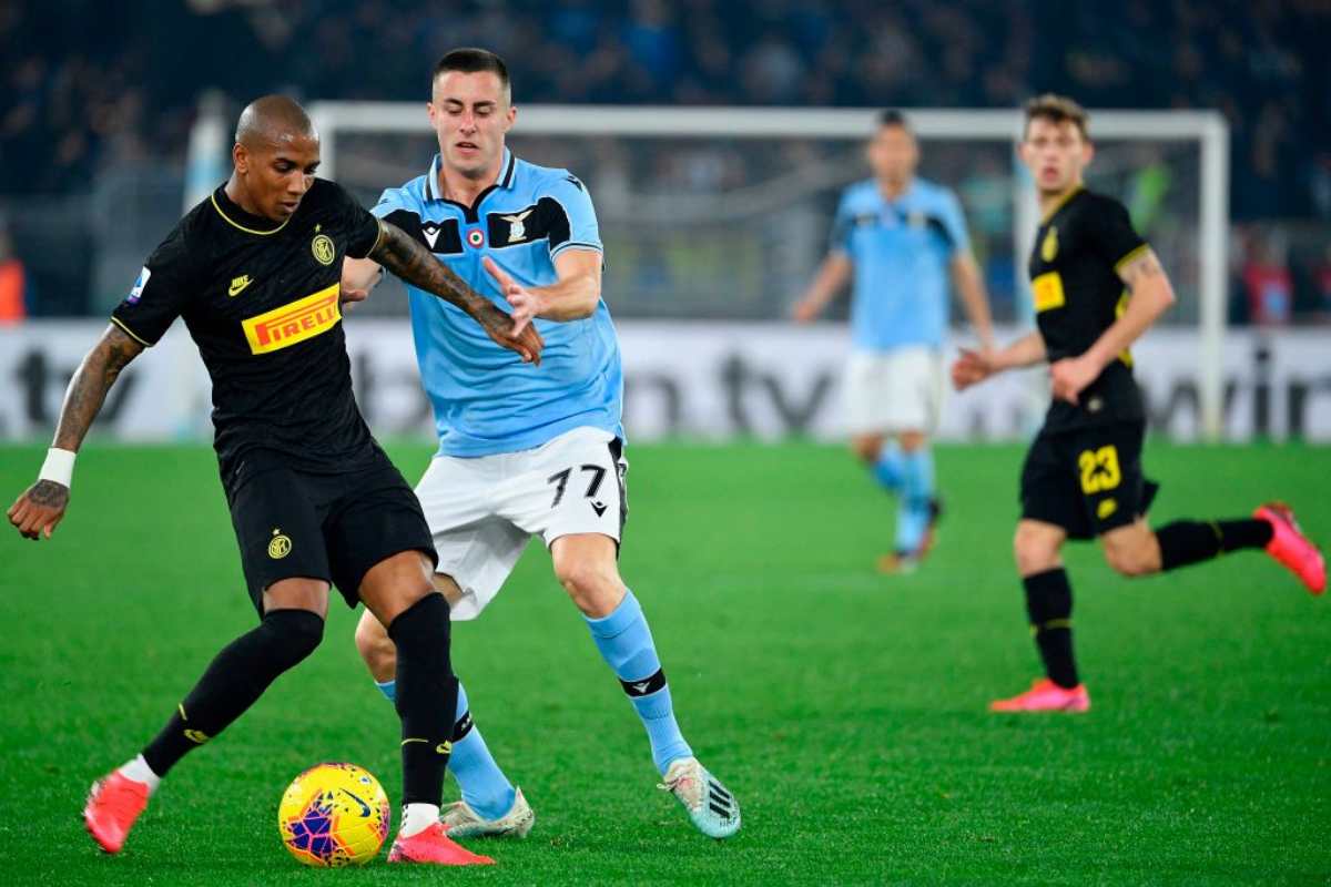 Lazio-Inter 2-1, Immobile e Milinkovic annullano Young, il sogno scudetto prosegue