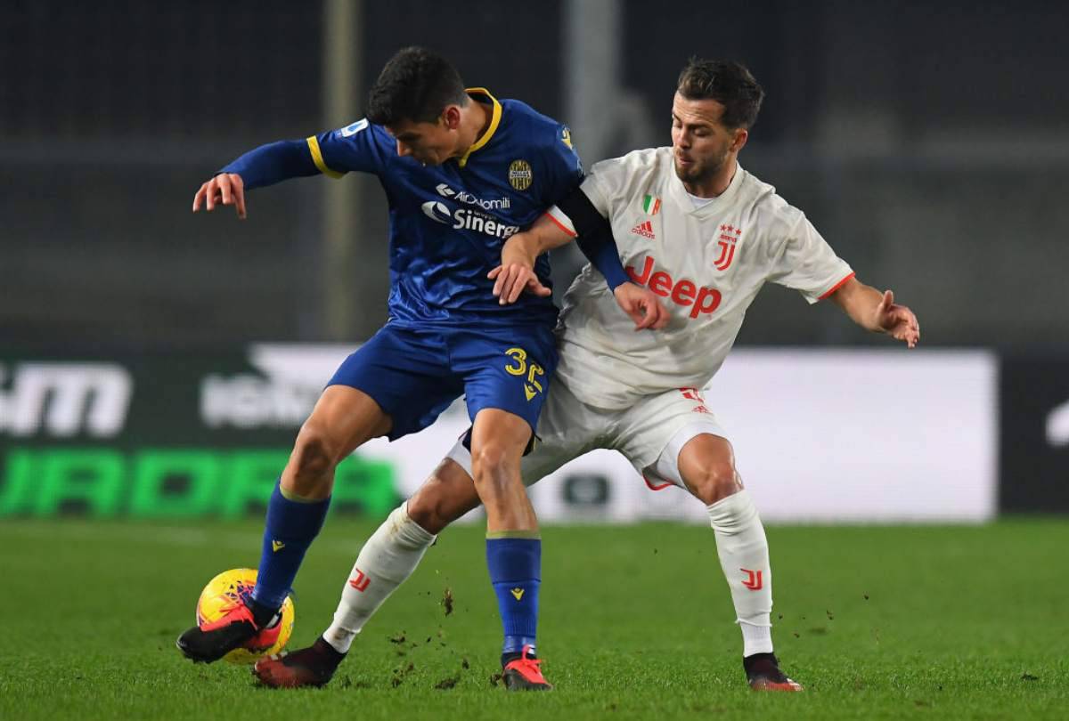 Verona-Juventus 2-1, Ronaldo illude. Borini e Pazzini ribaltano i bianconeri