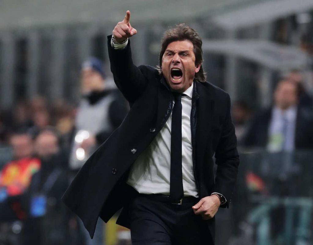 Conte insultato al suo arrivo a Torino