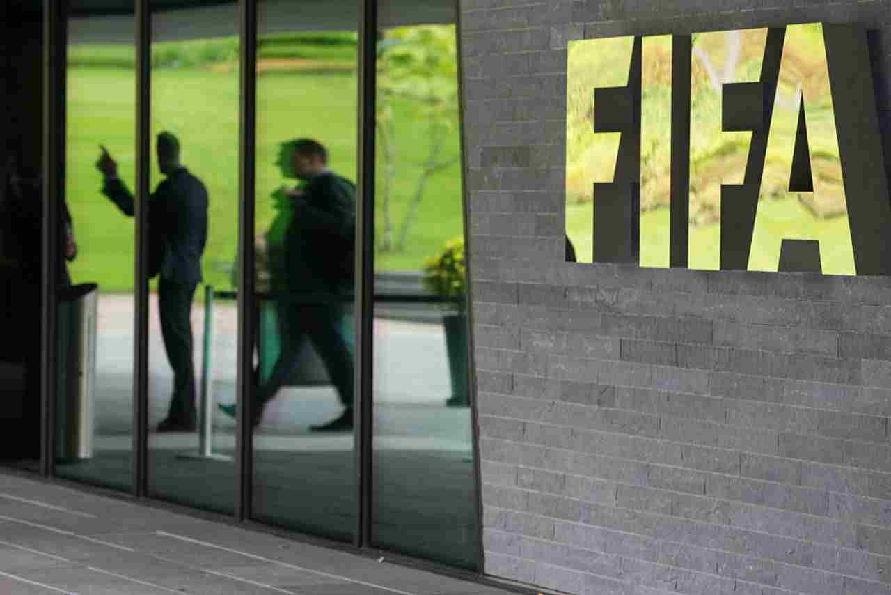 Coronavirus, le proposte della FIFA su contratti e prossima sessione di calciomercato