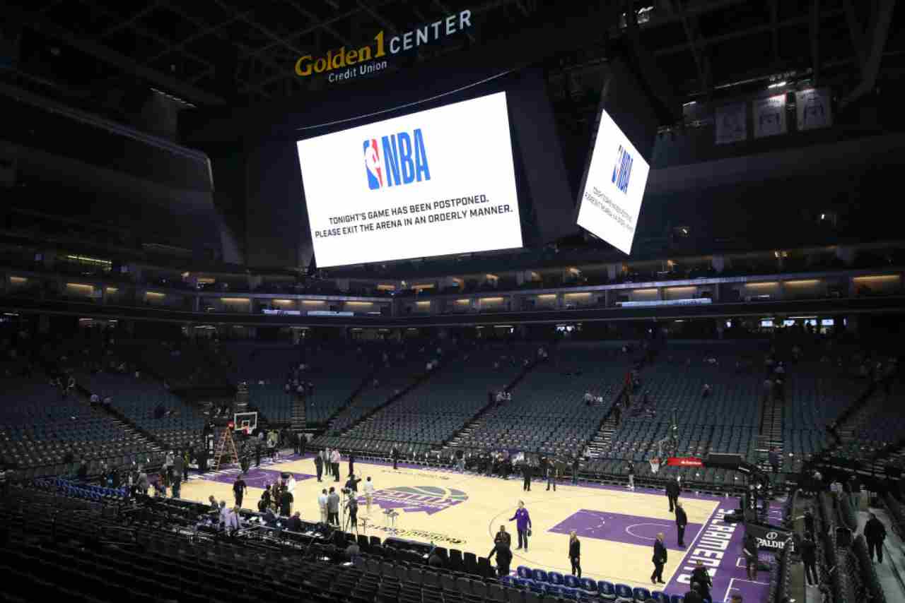 Coronavirus, l'NBA sospende la stagione: positivo un giocatore degli Utah Jazz