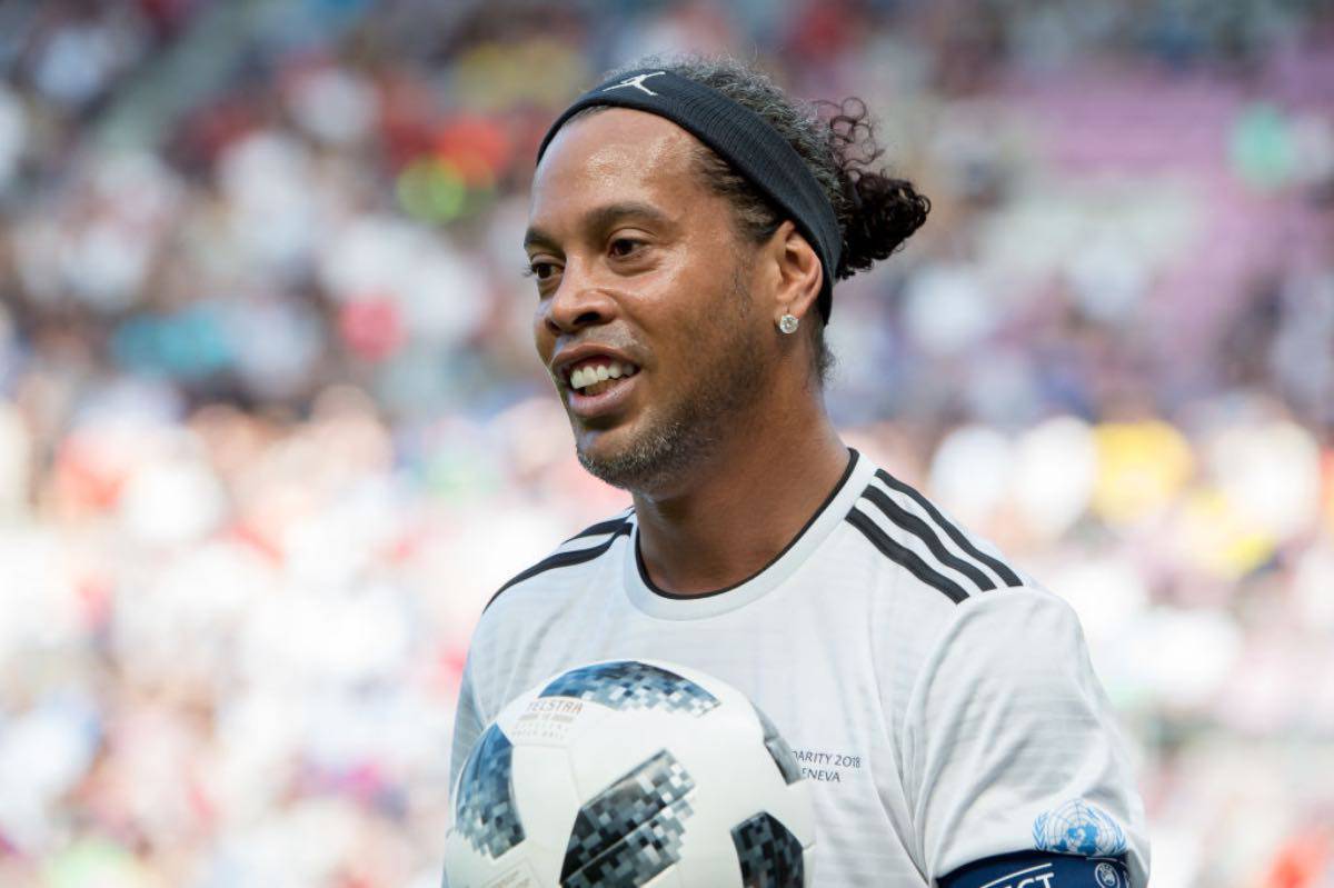 Ronaldinho: un mese di carcere: e arriva una brutta notizia