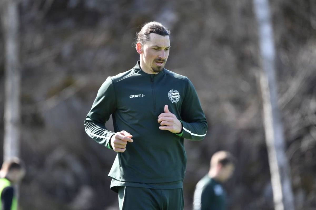 Ibrahimovic show in allenamento: il tiro sfonda la porta