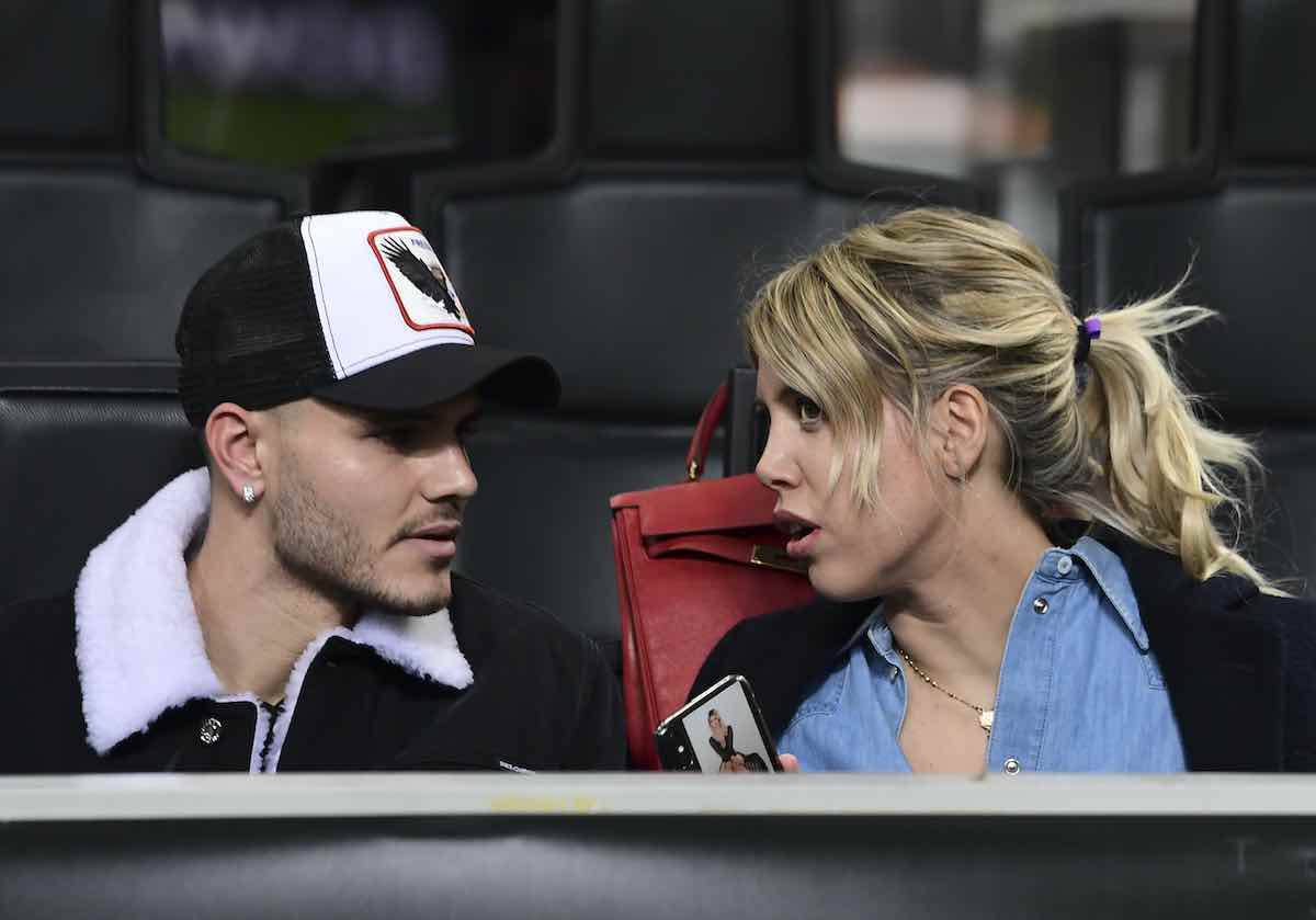 Wanda Nara, scollatura da capogiro: fan in delirio