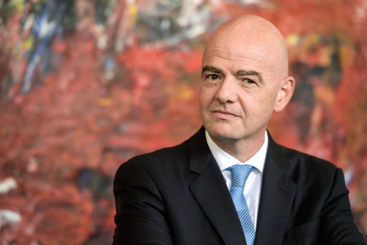 Fifa, Infantino prudente: "Non pensiamo alle date per riprendere a giocare"