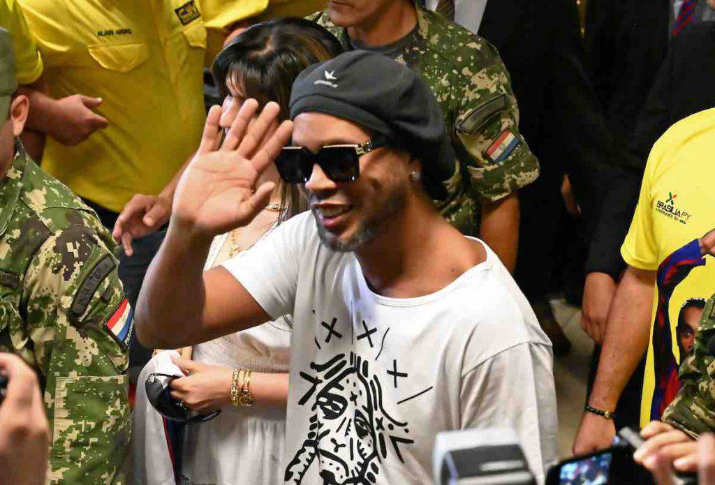 Ronaldinho e suo fratello sconteranno i domiciliari in hotel
