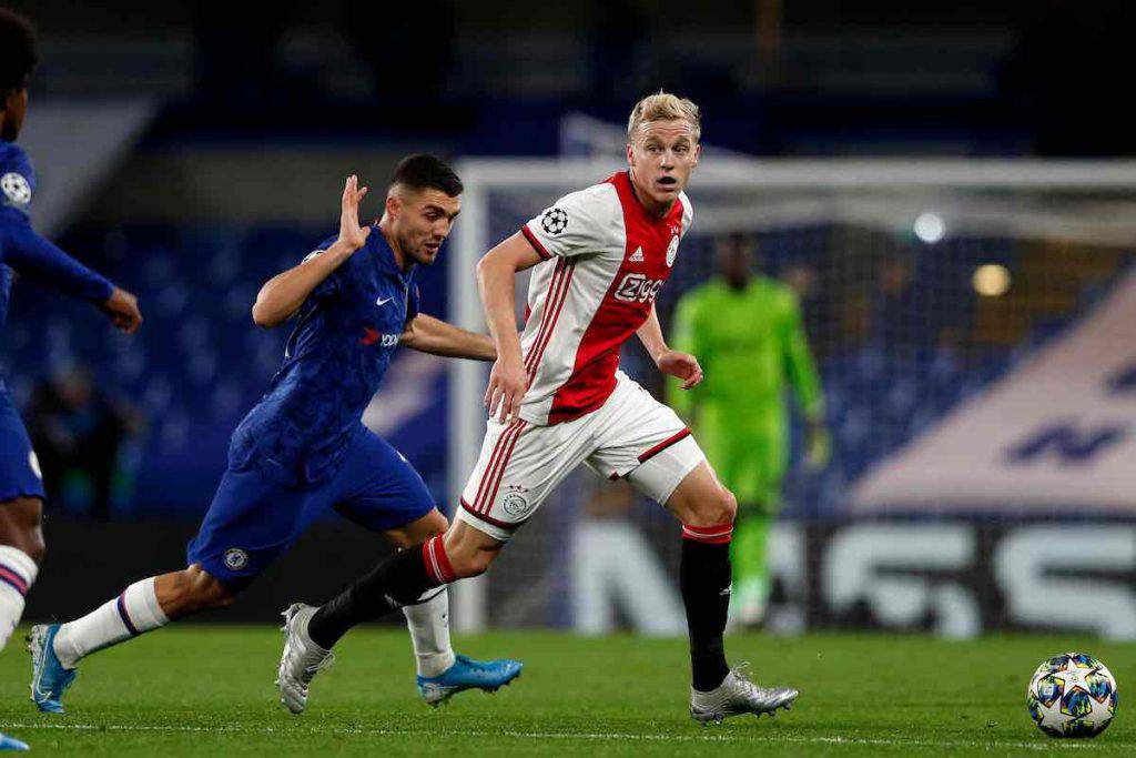 Van de Beek tentato da due top club