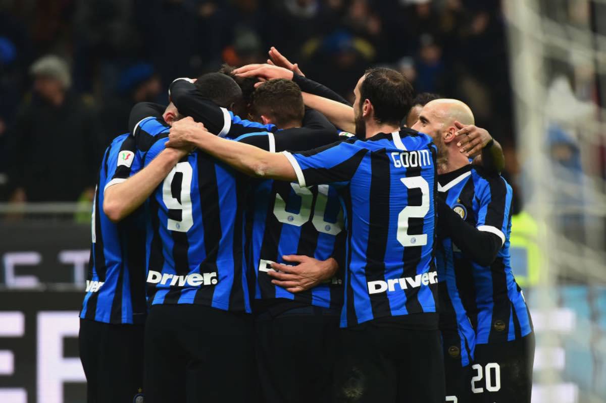 Inter, non solo Lautaro Martinez: il Barcellona punta anche un centrocampista