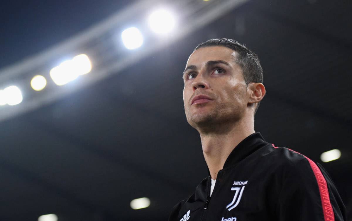 Cristiano Ronaldo mostra i muscoli: la quarantena dei campioni della Juve