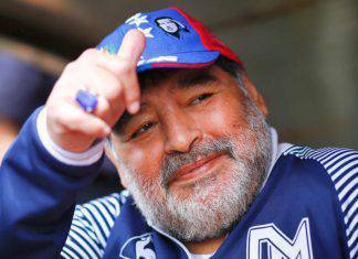 Coronavirus, Maradona si taglia lo stipendio per aiutare il Gimnasia