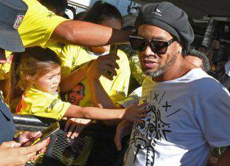 Ronaldinho: un mese di carcere: e arriva una brutta notizia