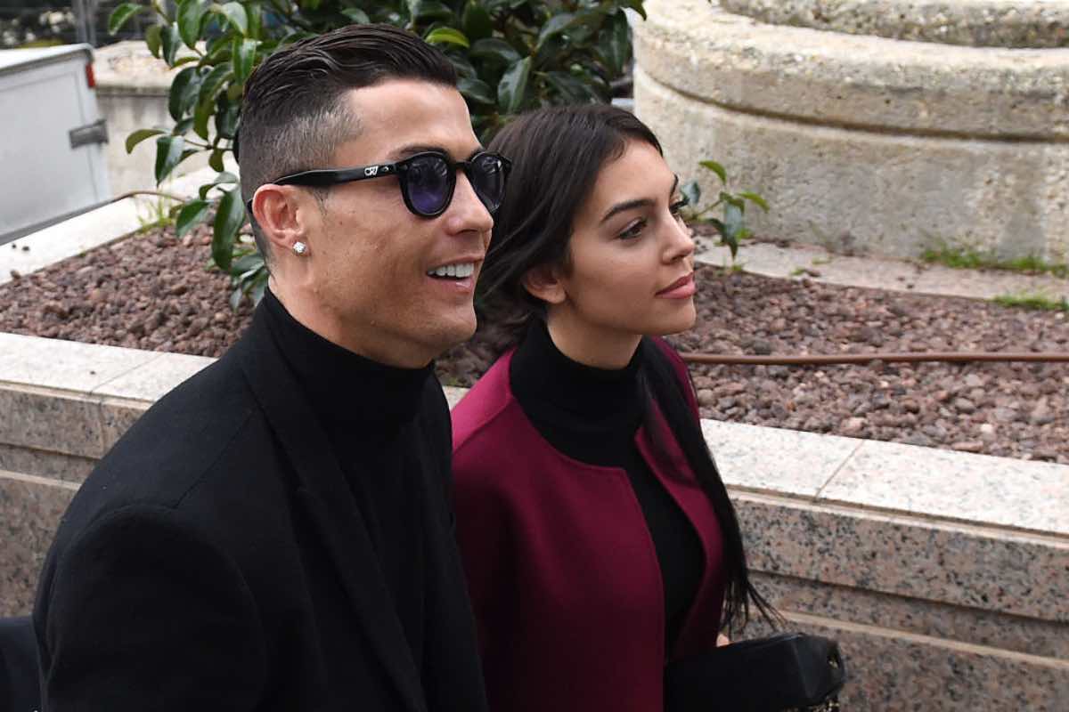 Cristiano Ronaldo si allena con Georgina: scatto imperioso di CR7, Video