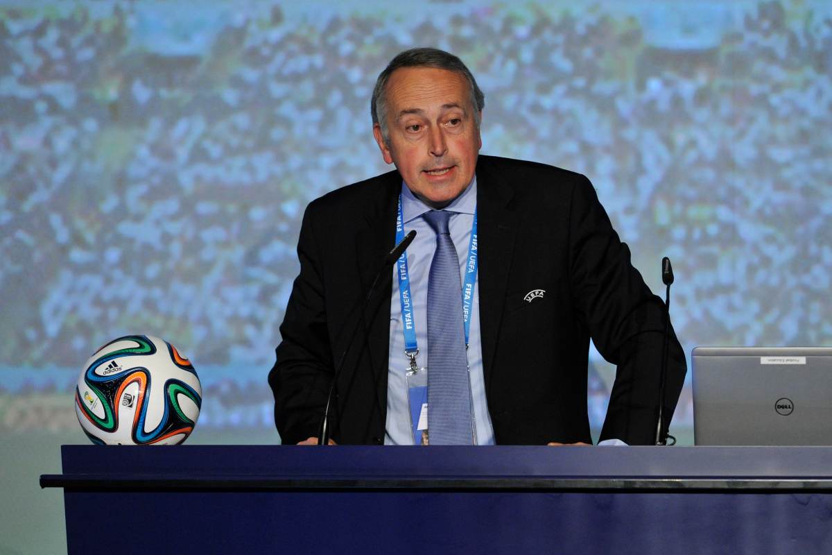 Giancarlo Abete è a favore della ripartenza del calcio (Getty Images)
