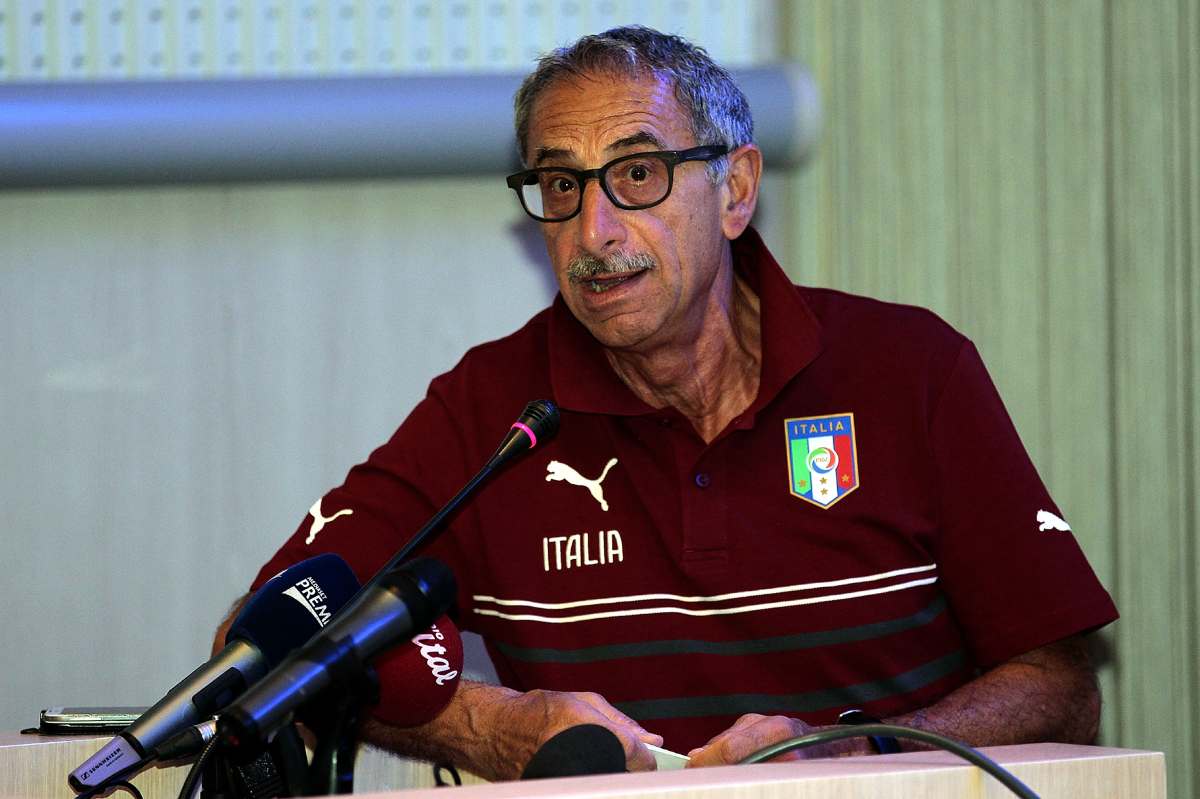 Il prof. Castellacci annuncia la protesta dei medici della Lega Pro (Getty Images)