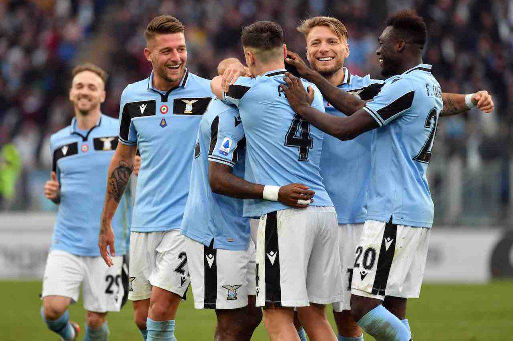 Lazio, omaggio dei biancocelesti alle vittime da COVID-19 (Getty Images)