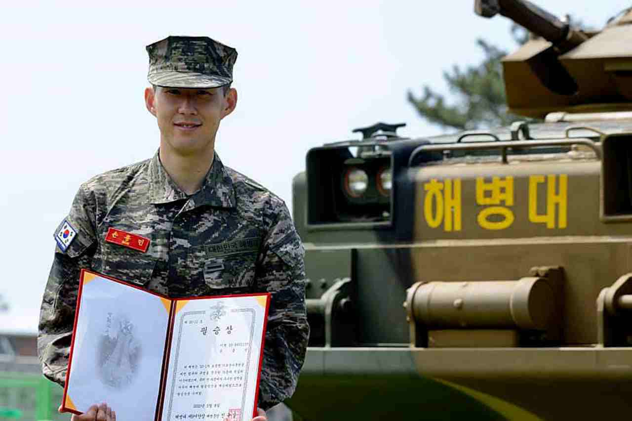 Son, premiato nel servizio militare (Getty Images)