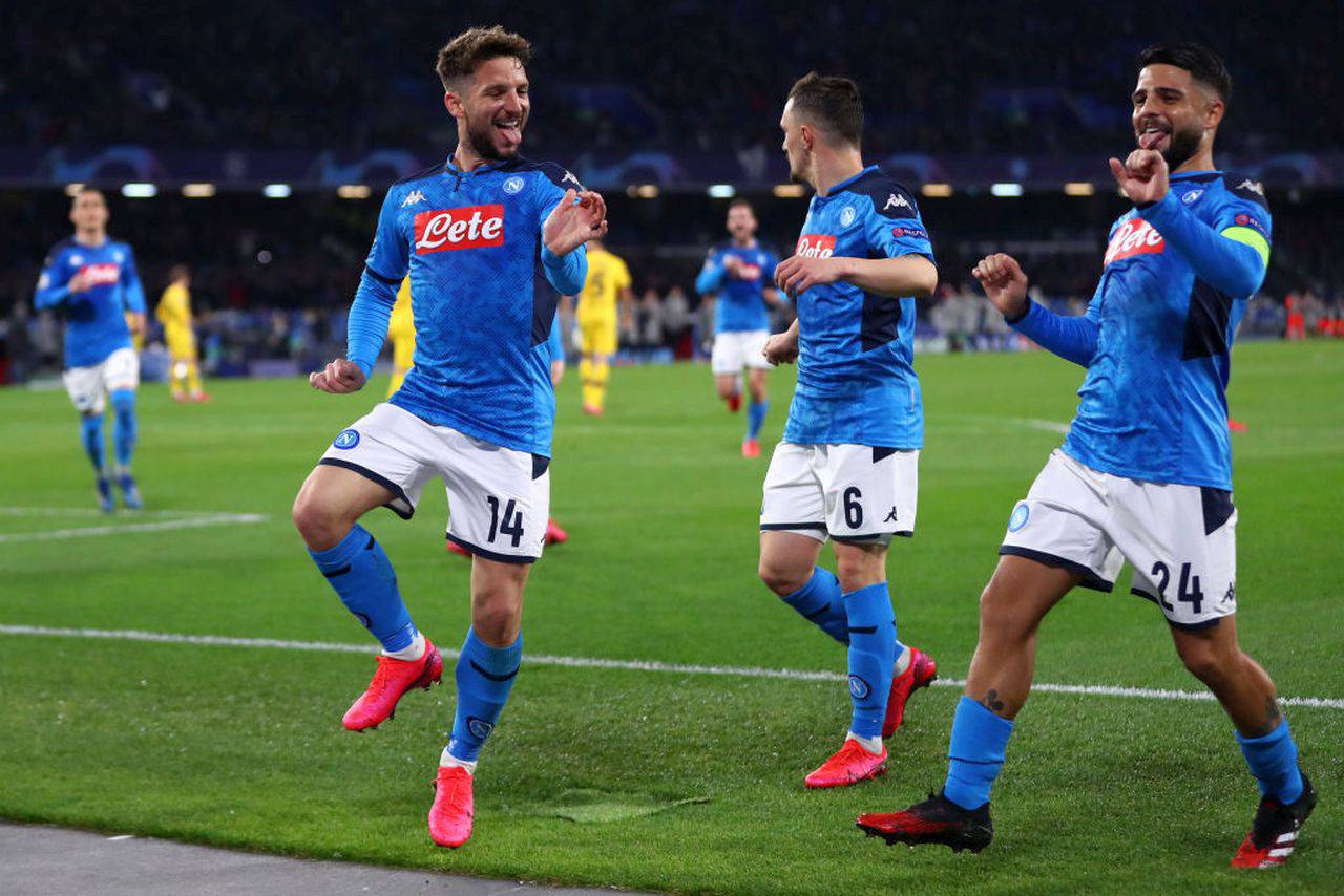 Mertens, pressing dell'Inter: l'attaccante belga ha un dubbio