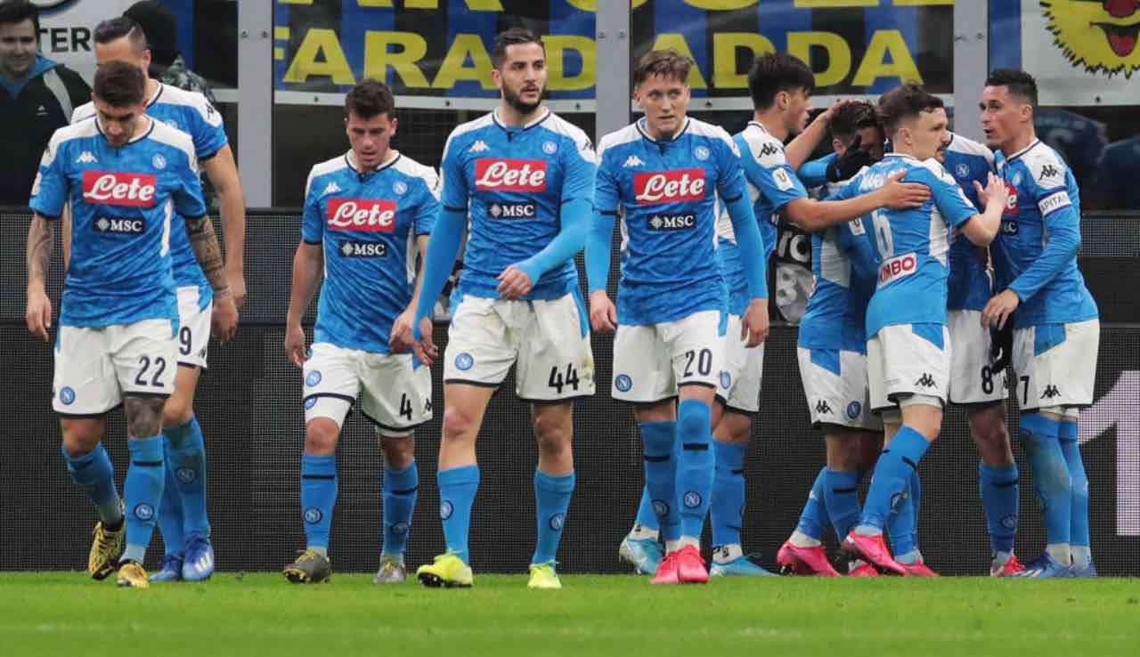 Napoli, secondo tampone Covid ai calciatori: l’esito del test (Getty Images)